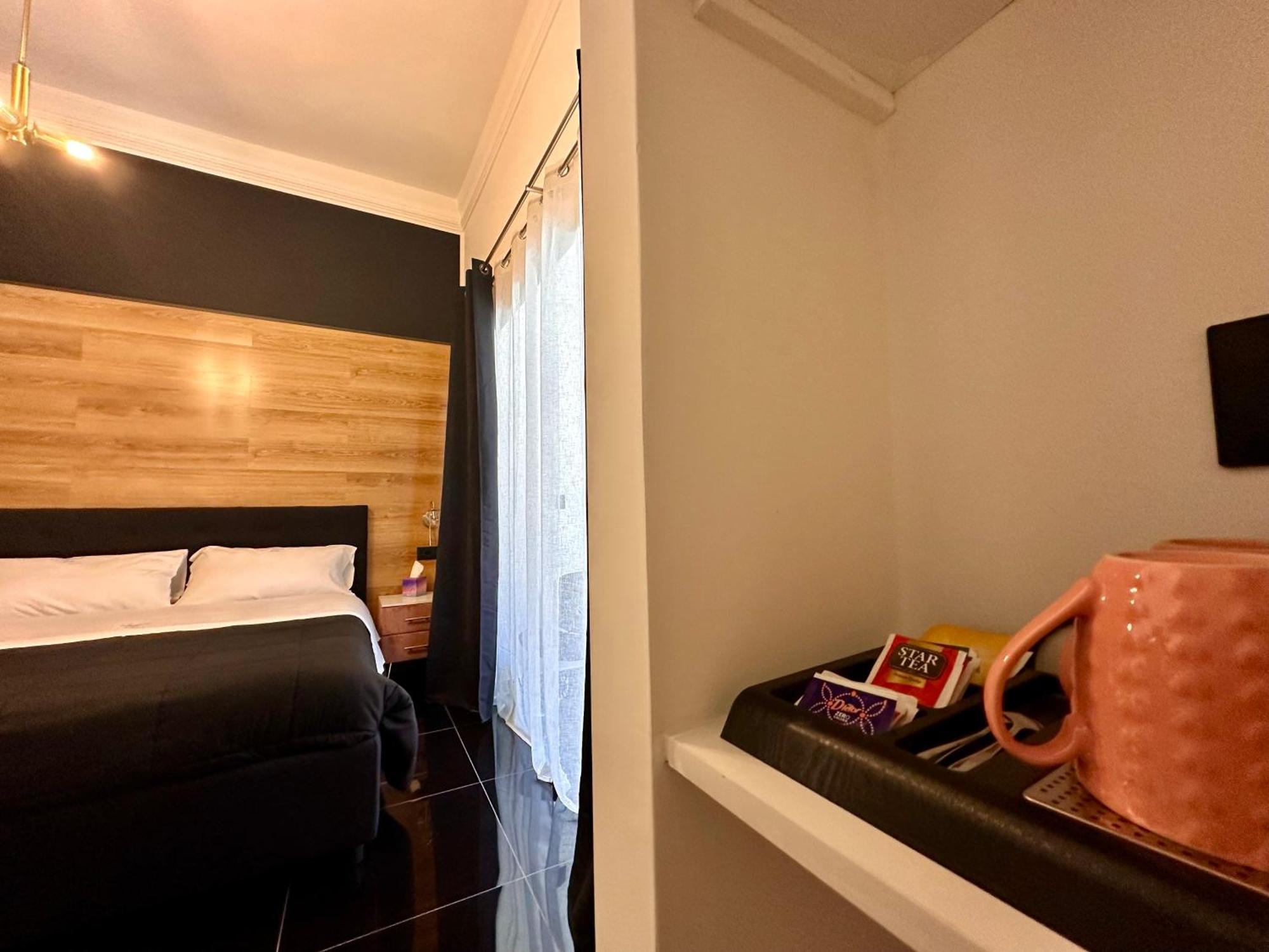 Elegance Rooms Spaccanapoli Bagian luar foto
