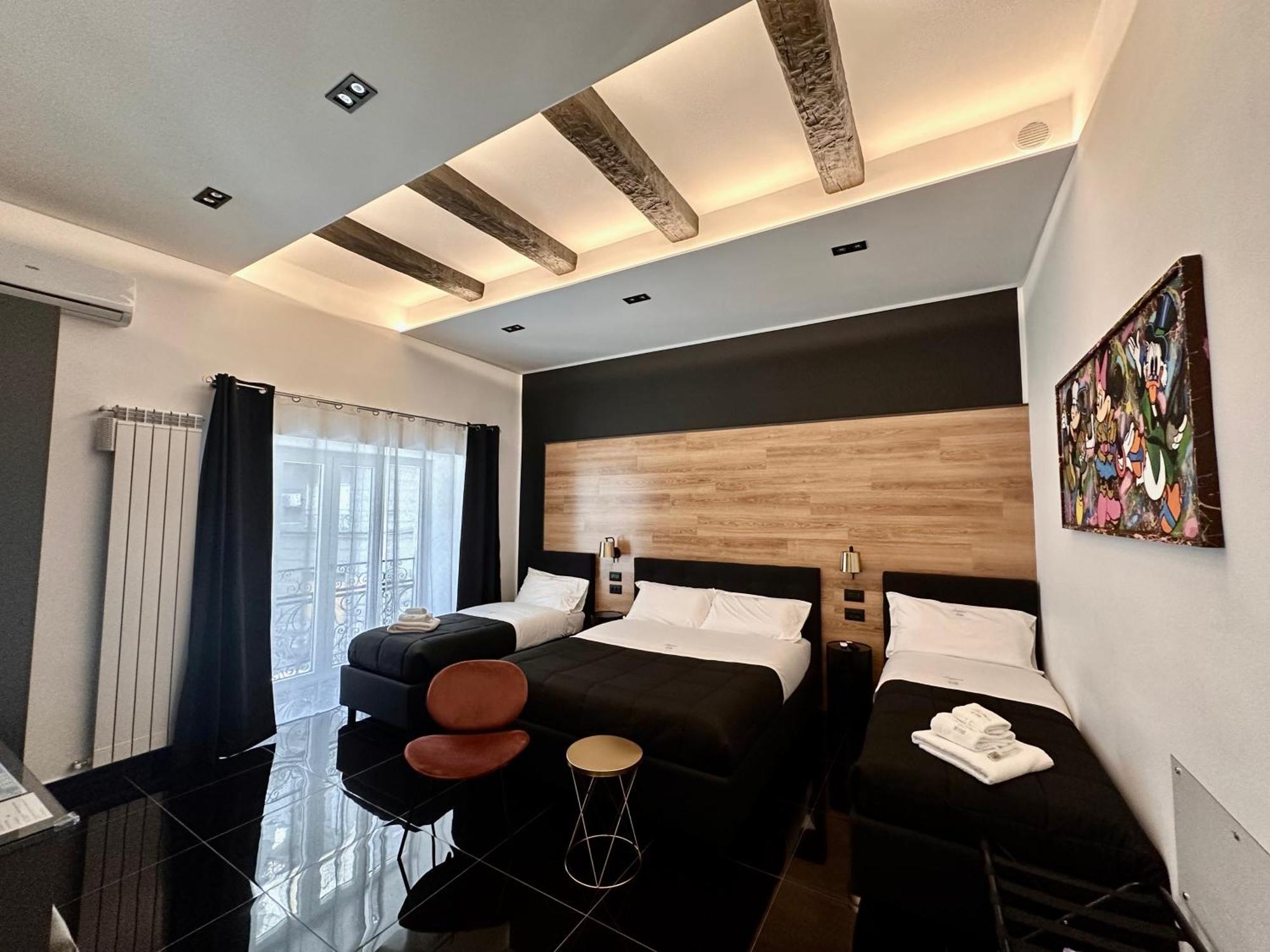 Elegance Rooms Spaccanapoli Bagian luar foto