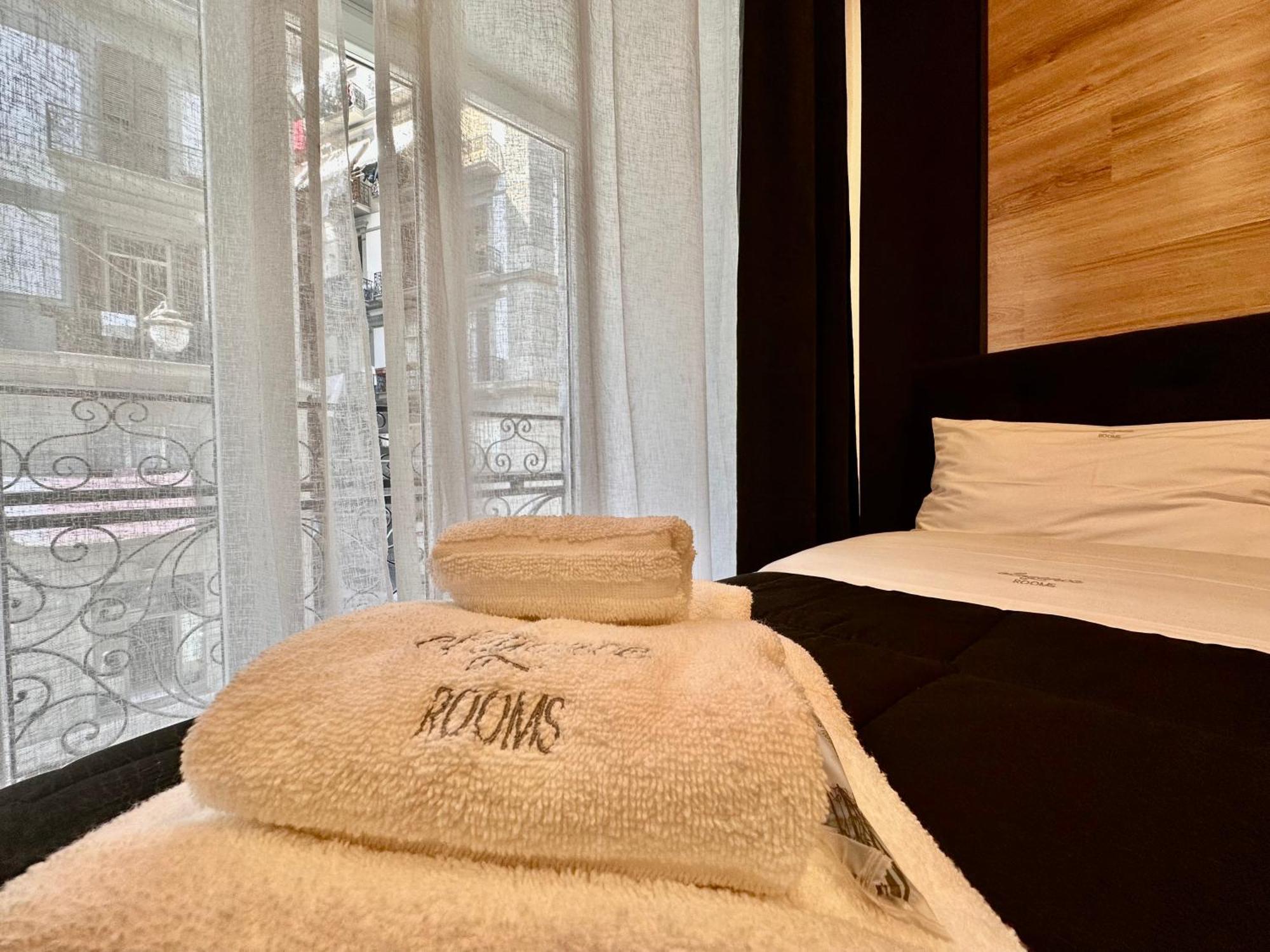 Elegance Rooms Spaccanapoli Bagian luar foto
