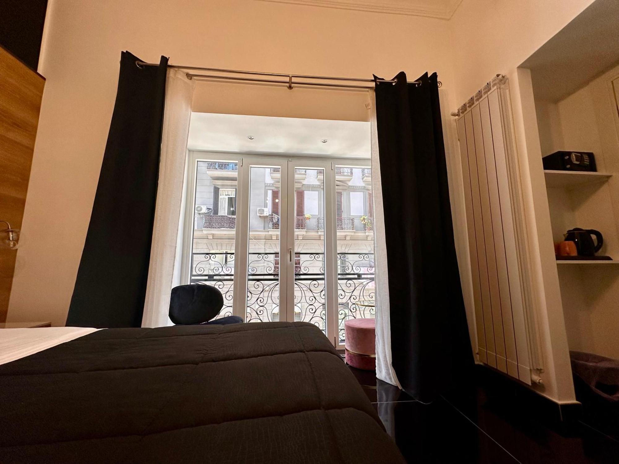Elegance Rooms Spaccanapoli Bagian luar foto