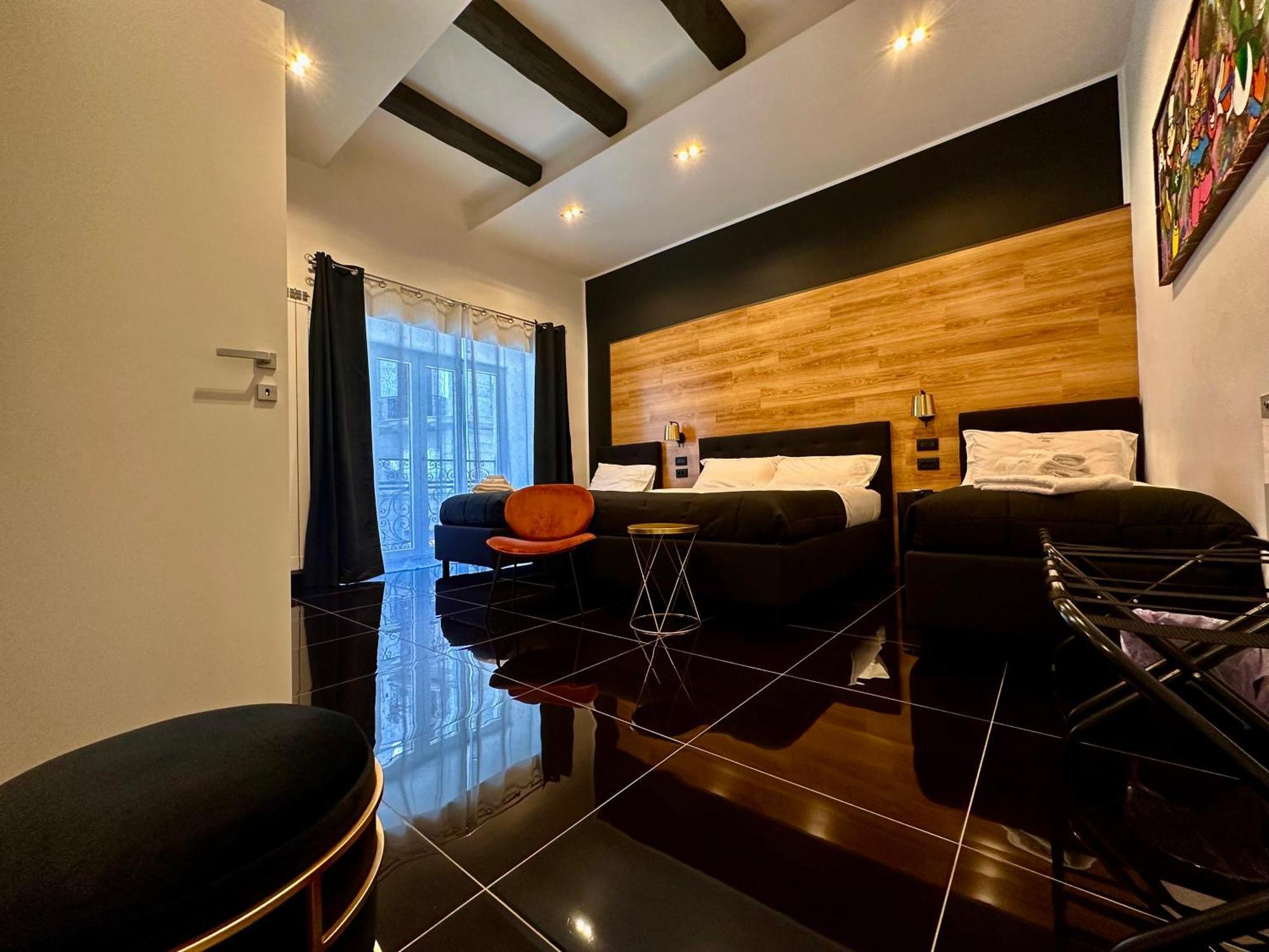 Elegance Rooms Spaccanapoli Bagian luar foto