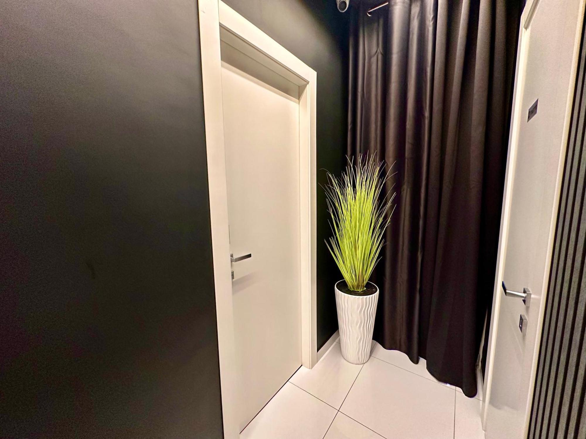 Elegance Rooms Spaccanapoli Bagian luar foto