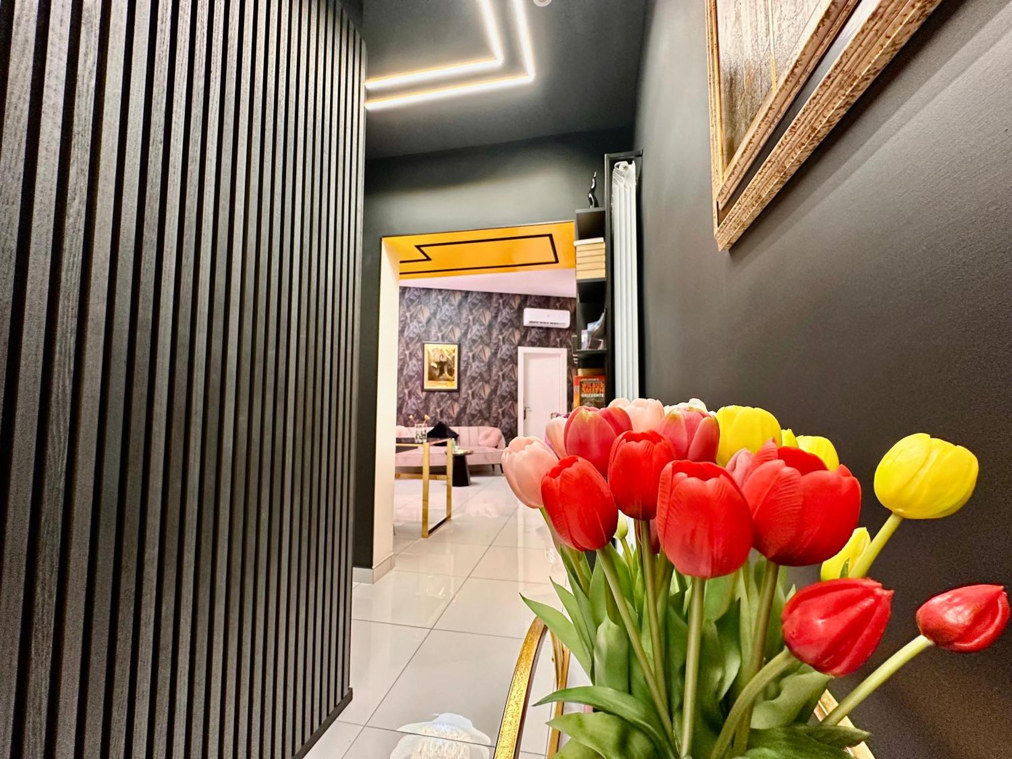 Elegance Rooms Spaccanapoli Bagian luar foto