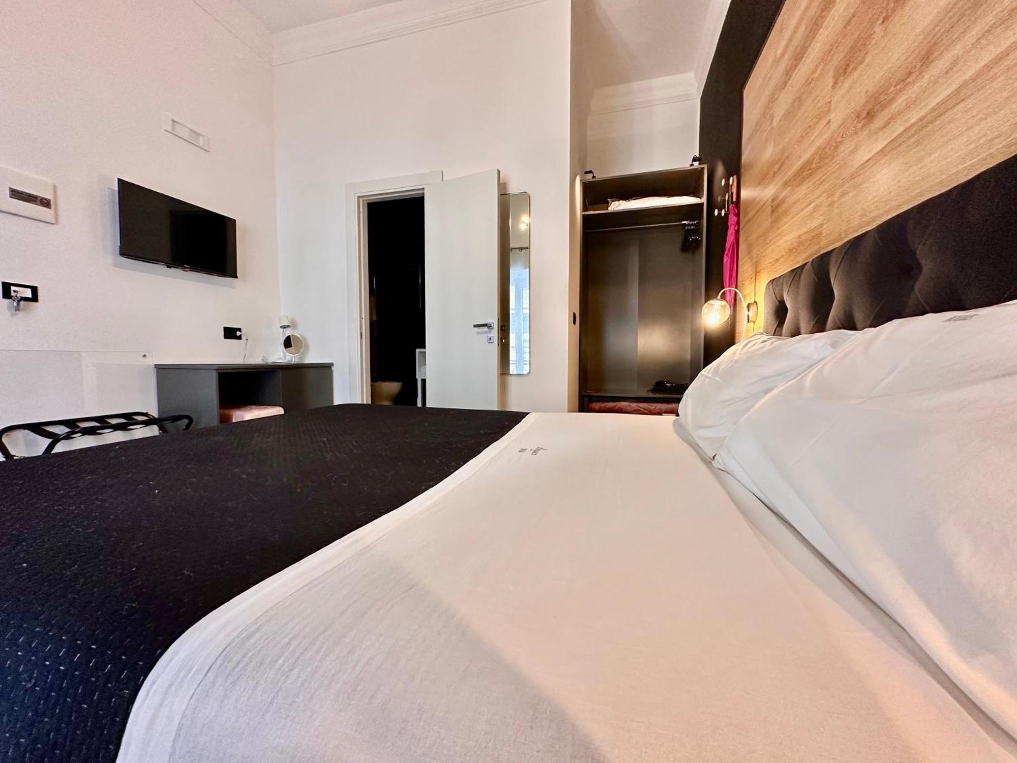 Elegance Rooms Spaccanapoli Bagian luar foto