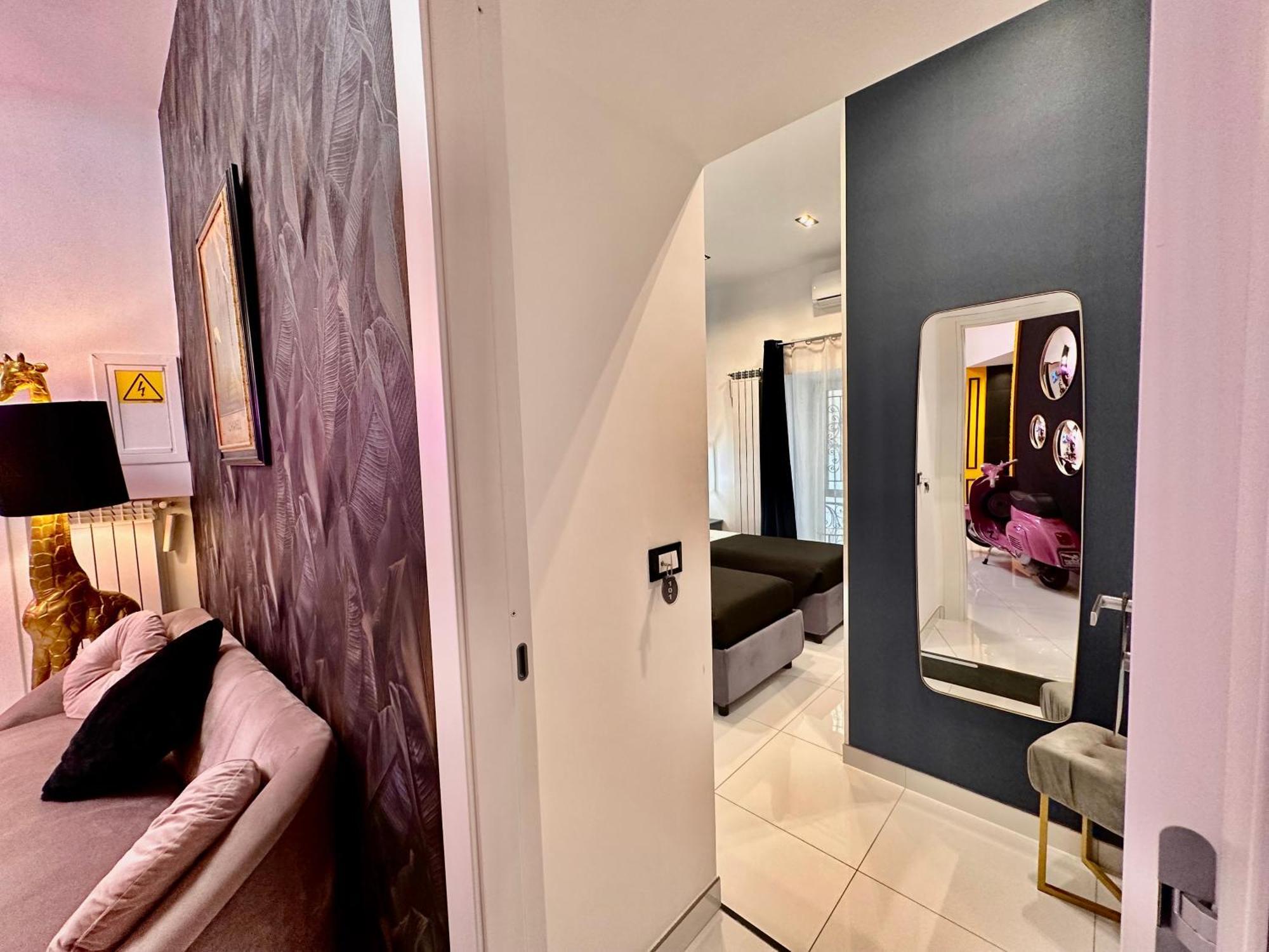 Elegance Rooms Spaccanapoli Bagian luar foto